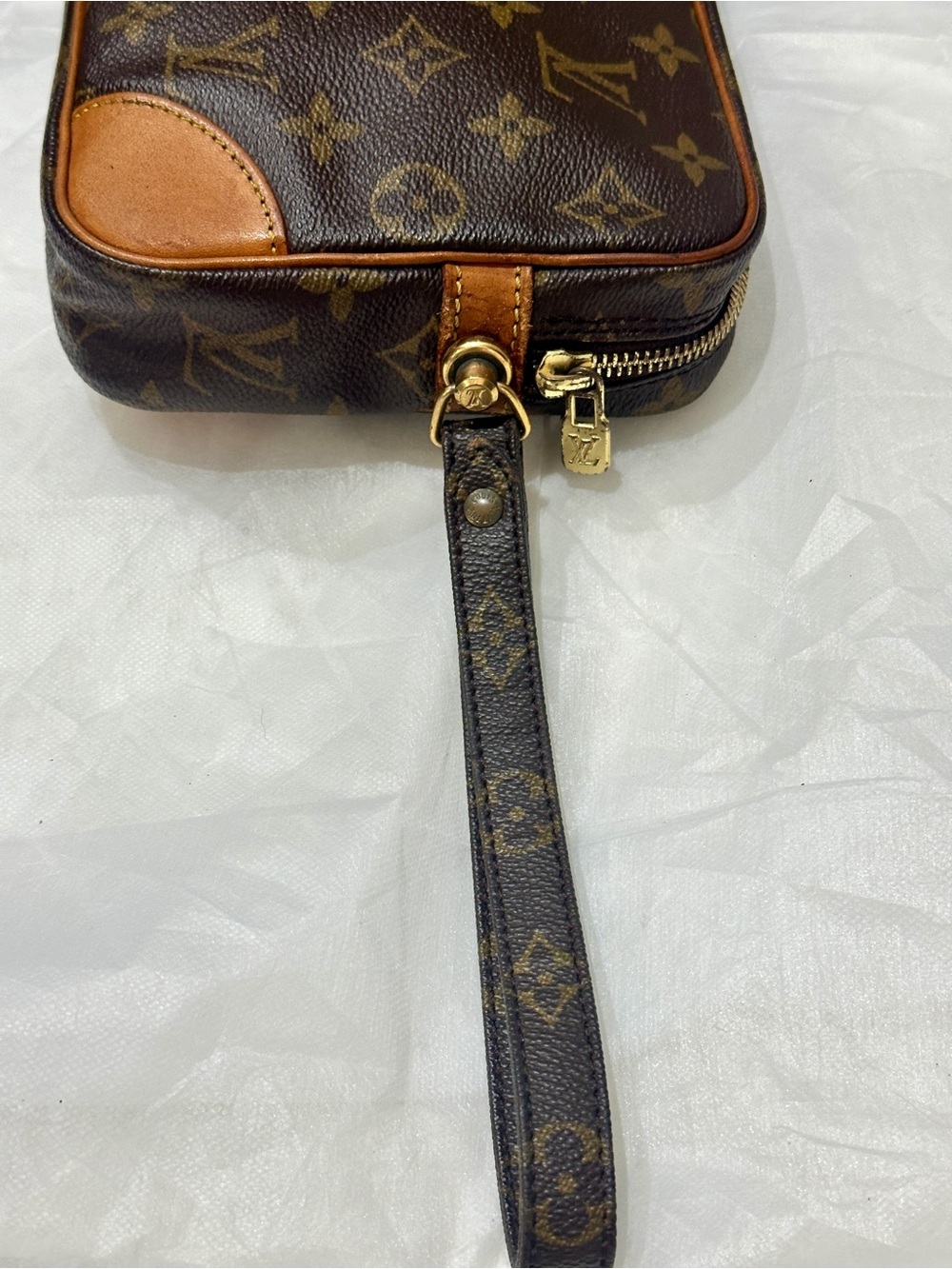 Vintage Louis Vuitton Marly Dragonne wristlet/clutch - Picture 3 of 14